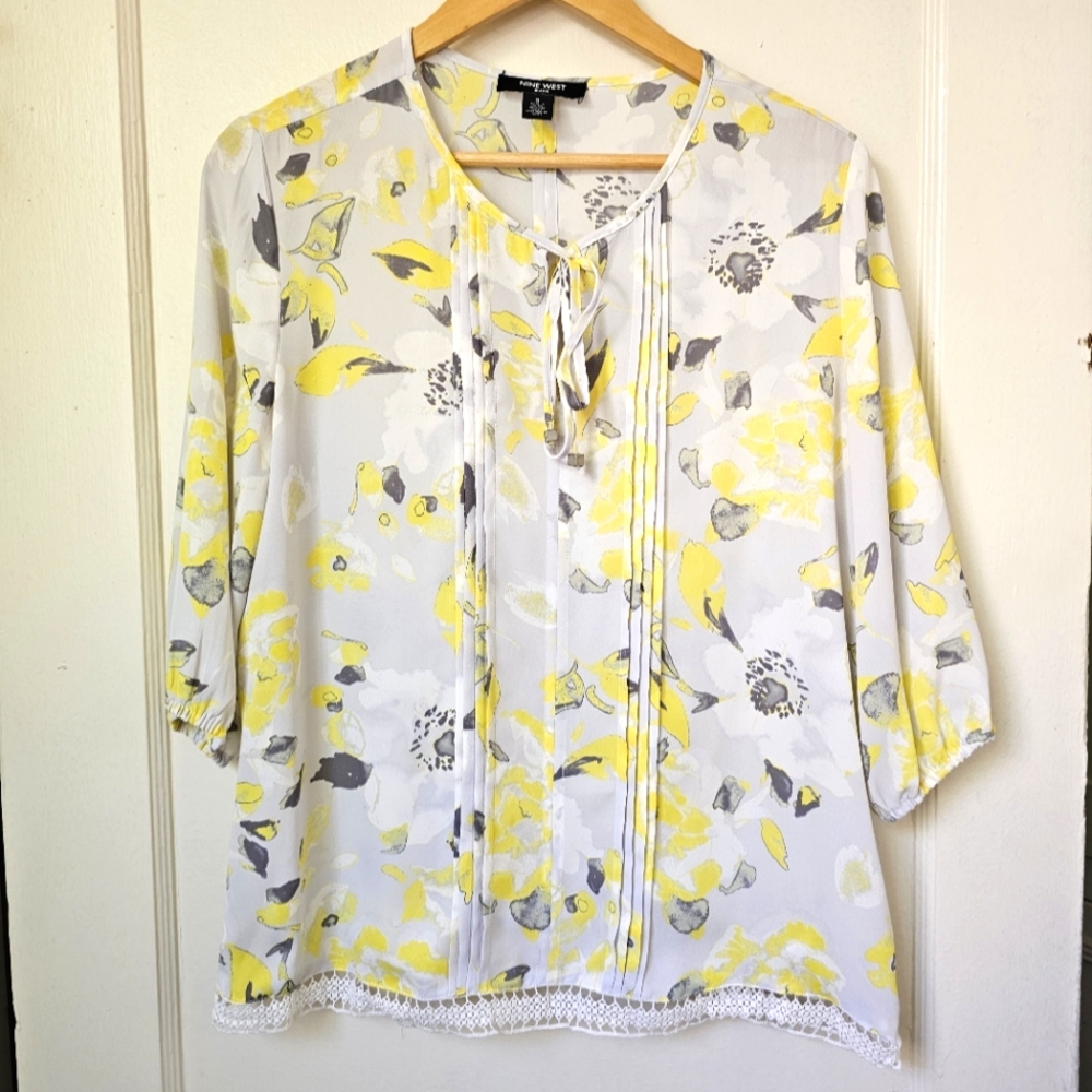 Nine West floral blouse (S)